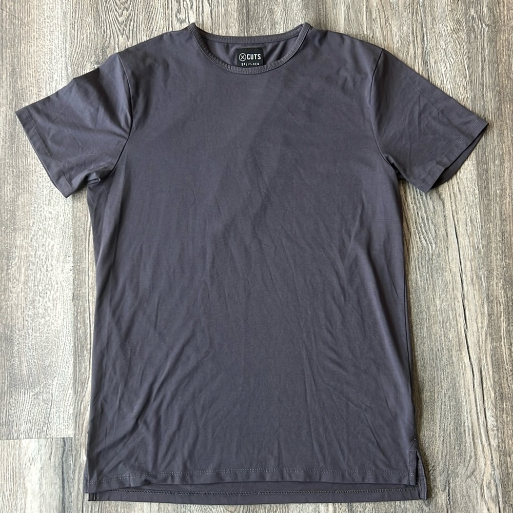 Cuts Clothing Shirt Gray Short Sleeve AO Split-Hem Tee Size Large Crew Neckline